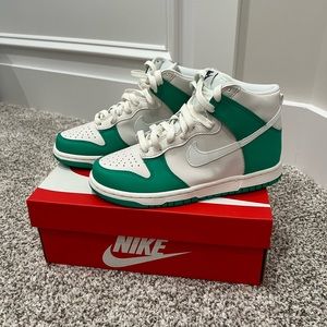 Nike Dunk Highs